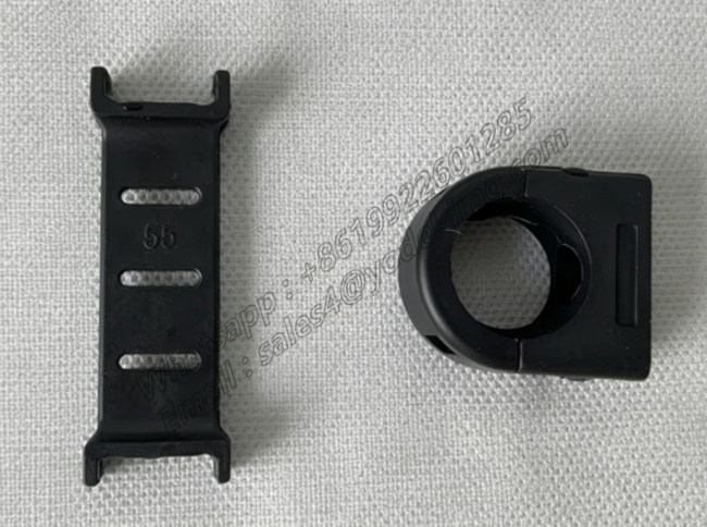 Internal vertical separator and side-link optical fiber clip accessories for CNC cable chain.